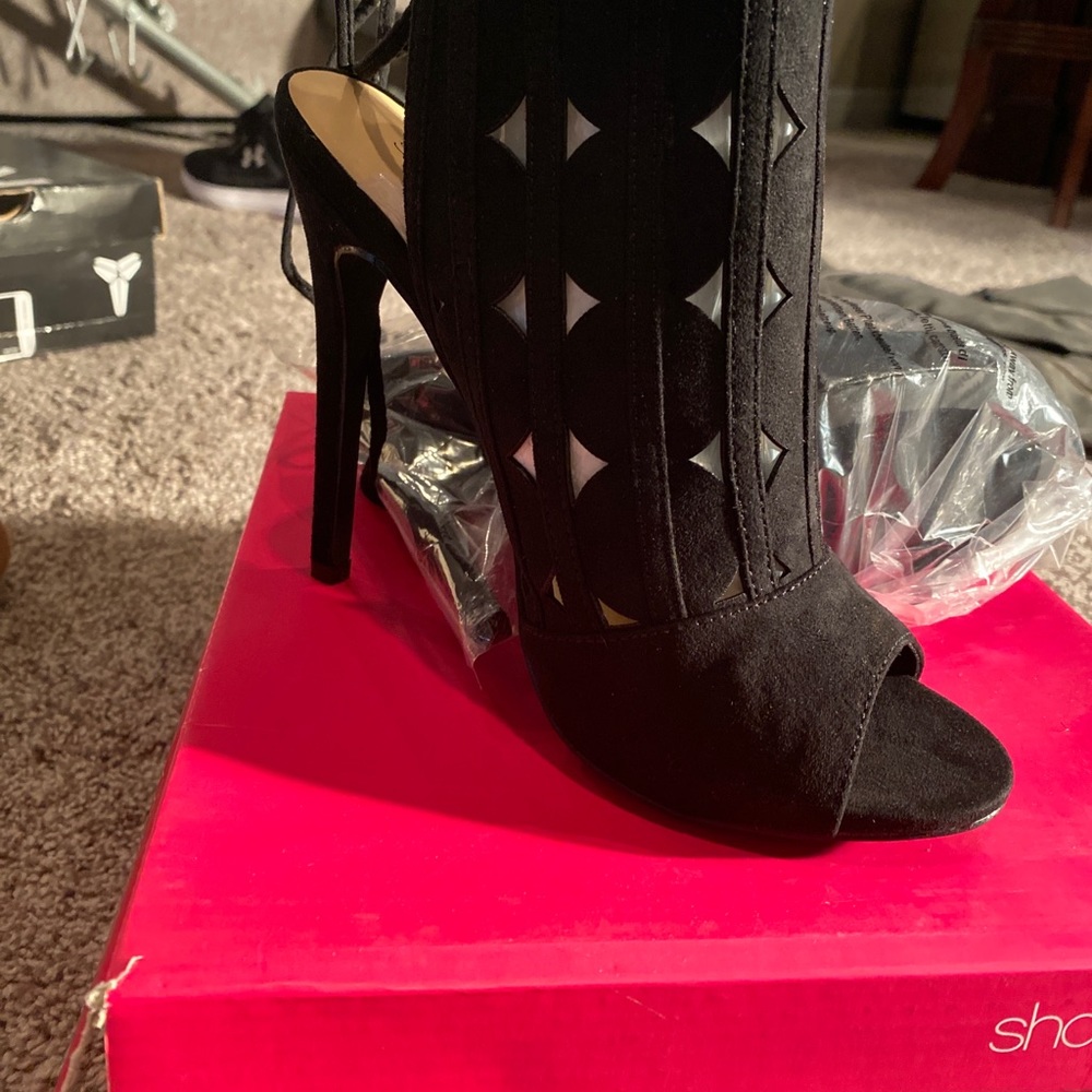 Sz 8 women’s opened toe pumps